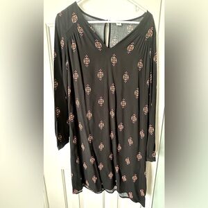 Old Navy women’s long sleeve black pattern sheath dress